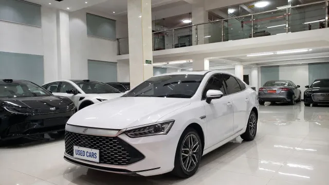2023 BYD Qin PLUS Champion Edition DM-i 55 km Beyond Edition used Sedan for export from China - photo 1